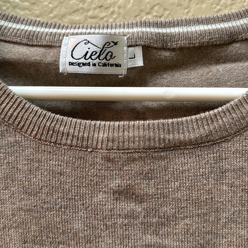 Sweater - Picture 2 of 3